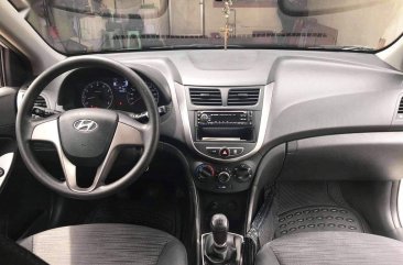 Sell Silver 2016 Hyundai Accent 1.4 GL (M) in Quezon City