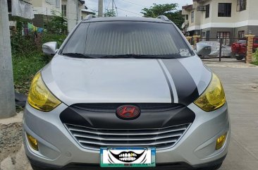 Sell Birghtsilver 2012 Hyundai Tucson in Bacoor