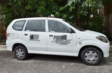 Pearl White Toyota Avanza 1.5 (A) 2011 for sale in Taguig