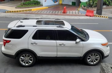 Sell White Ford Explorer in Quezon City