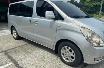 White Hyundai Grand starex 2015 for sale in Manila