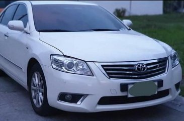 Pearl White Toyota Camry 2.4 G Auto 2010 for sale in San Lorenzo