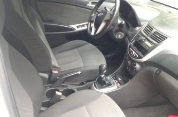 Sell White 2014 Hyundai Accent in Pasig