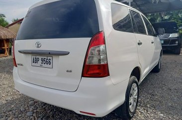 Selling White Toyota Innova 2016 in Santiago