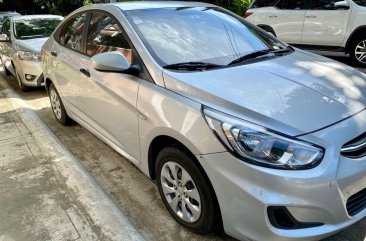 Selling Silver Hyundai Accent 2016 in Muntinlupa