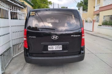 Sell Black 2017 Hyundai Grand Starex in Manila