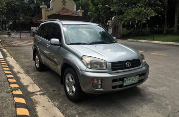 Selling Silver Toyota Rav4 2002 in Manila