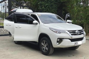 Selling White Toyota Fortuner 2018 SUV at 22000 km in Manila