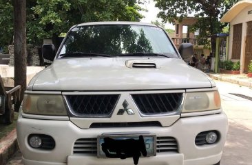 White Mitsubishi Montero sport for sale in Manila