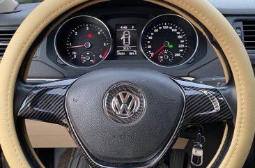 Sell Sedan 2016 Volkswagen Jetta in Quezon City