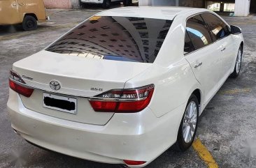 Sell Pearl White 2017 Toyota Camry in Parañaque