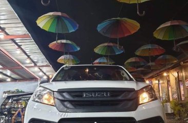 White Isuzu Mu-X 2015 for sale in Quezon City