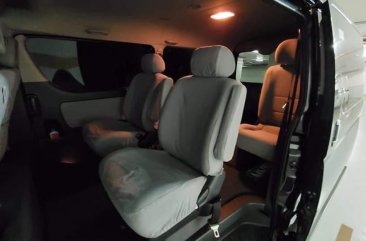 Selling Black Toyota Hiace Super Grandia in Manila