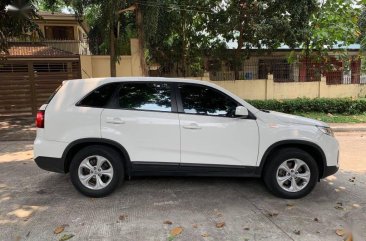 Sell White Kia Sorento in Quezon City