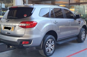 Selling Silver Ford Everest 2018 in Manila