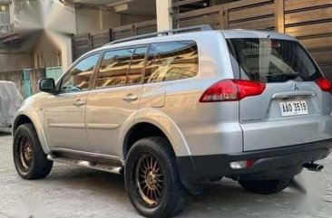 Selling White Mitsubishi Montero sport in Quezon City