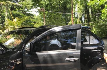 Selling Black Toyota Fortuner in Manila