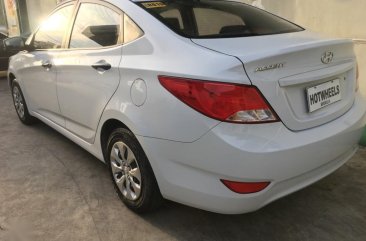 Sell White 2019 Hyundai Accent in Valenzuela