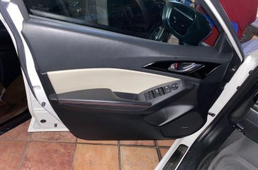 White Mazda 3 for sale in Cebu