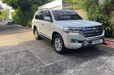 Sell White 2019 Toyota Land Cruiser in Makati