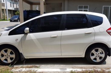 Selling White Honda Jazz in Manila