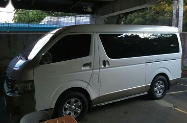 White Toyota Hiace Super Grandia for sale in Quezon 