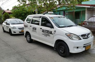 Sell White Toyota Avanza in Manila