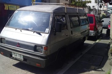 Selling White Mitsubishi L300 in Mandaluyong