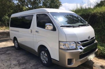 Selling White Toyota Hiace in Quezon City