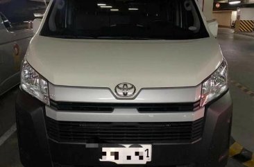 Selling White Toyota Hiace in Manila