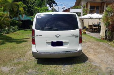 Selling White Hyundai Starex 2011 in Manila