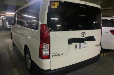 Selling White Toyota Hiace in Manila