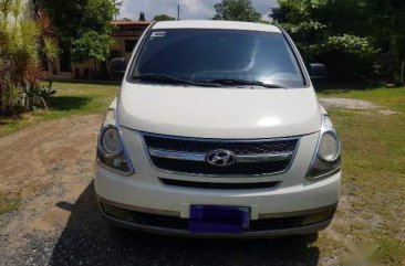 Selling White Hyundai Starex 2011 in Manila