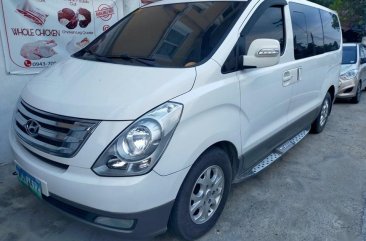 Selling White Hyundai Grand starex in Mexico