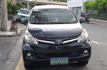 Selling Black Toyota Avanza in Manila