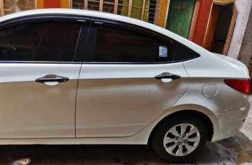 Pearl White Hyundai Accent for sale in Quezon
