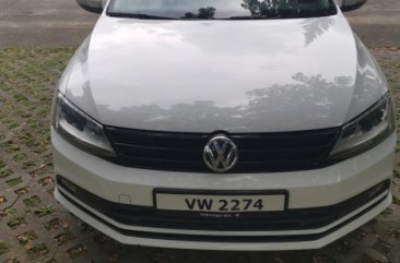 White Volkswagen Jetta for sale in Glorietta