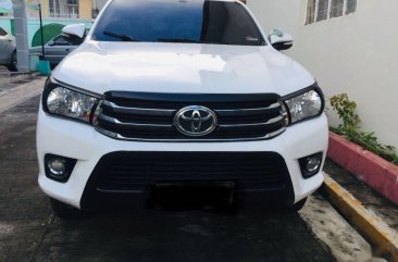White Toyota Hilux for sale in Caloocan