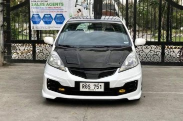 Sell White 2009 Honda Jazz Hatchback Automatic at 115000 km in Manila