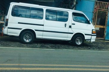 Pearl White Toyota Hiace 2004 for sale in Manila