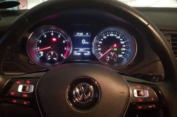 Selling White Volkswagen Jetta 2016 in Angeles