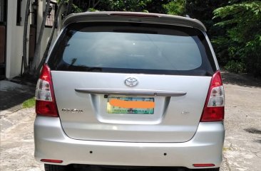 Selling Silver Toyota Innova 2012 in Las Piñas