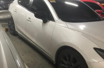 White Mazda 3 2015 for sale in Manila