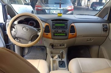 Selling Grey Toyota Innova in Parañaque