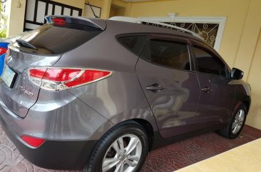 Selling Silver Hyundai Tucson in Angeles