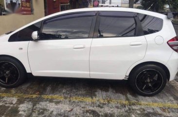 Sell White Honda Jazz in Quezon City