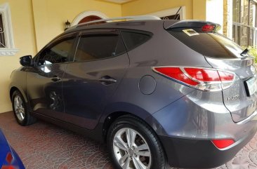 Selling Silver Hyundai Tucson in Angeles