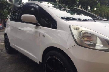 Sell White Honda Jazz in Quezon City