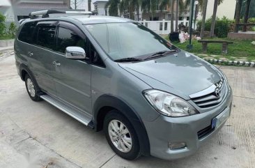 Selling Silver Toyota Innova 2009 in San Fernando