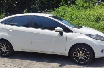 Selling White Ford Fiesta 2011 in Dasmariñas